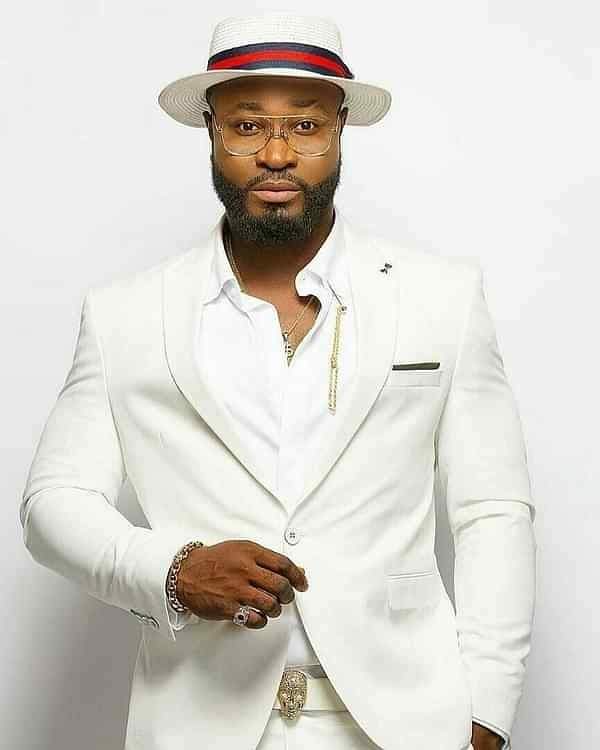 Harrysong proposes to long-time girlfriend (Video)