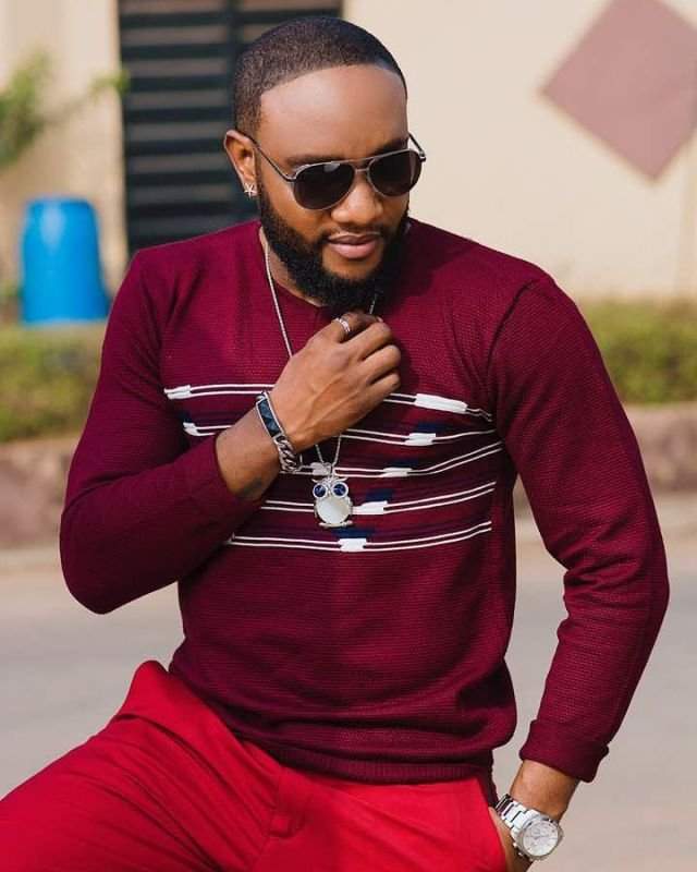 Singer, Kcee shows off his bald head (Video)