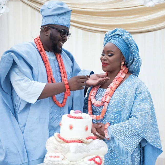 Singer Omawumi and hubby celebrate 2nd wedding anniversary