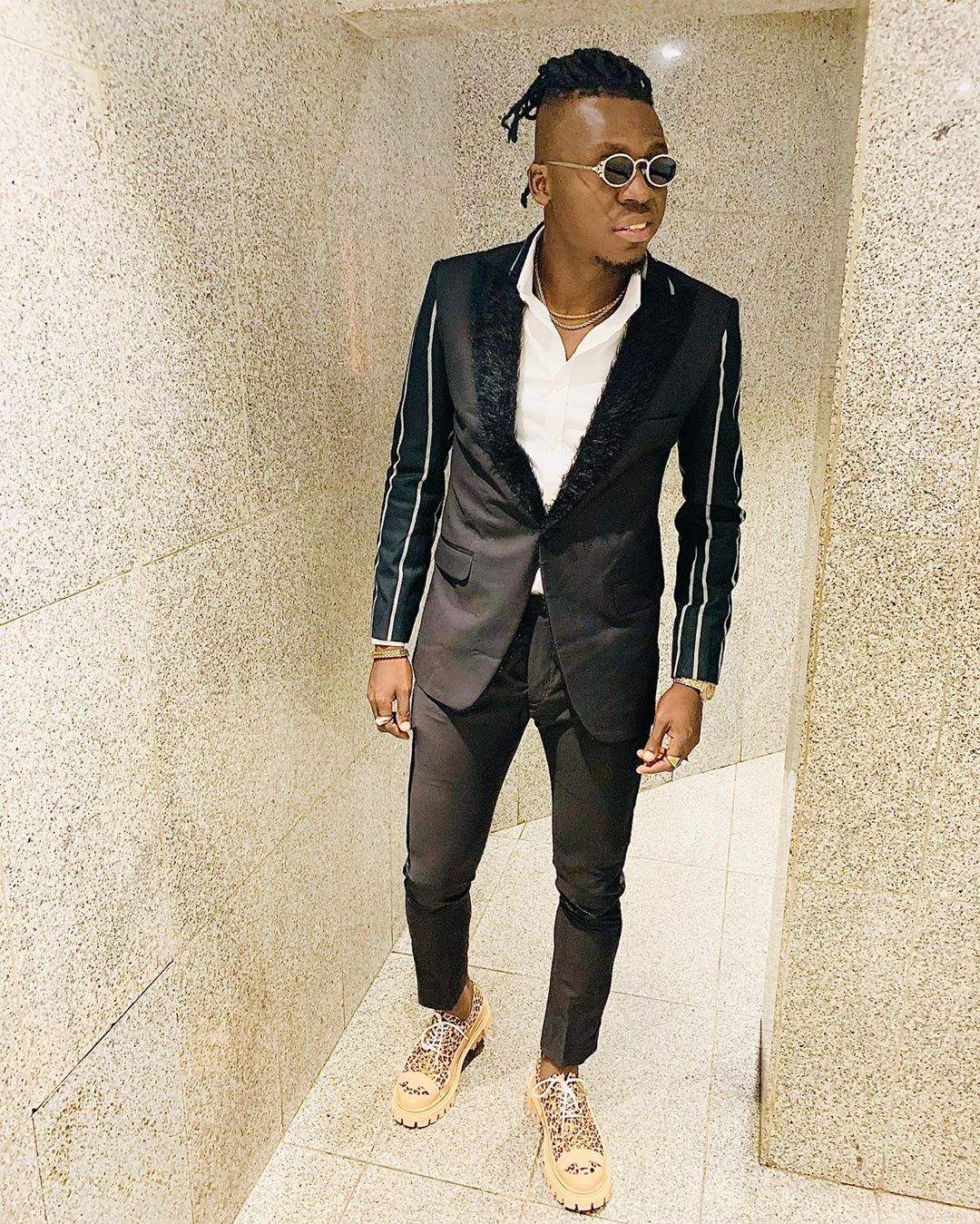 Akpororo goes on begging spree hours after flaunting shoe collection (video)