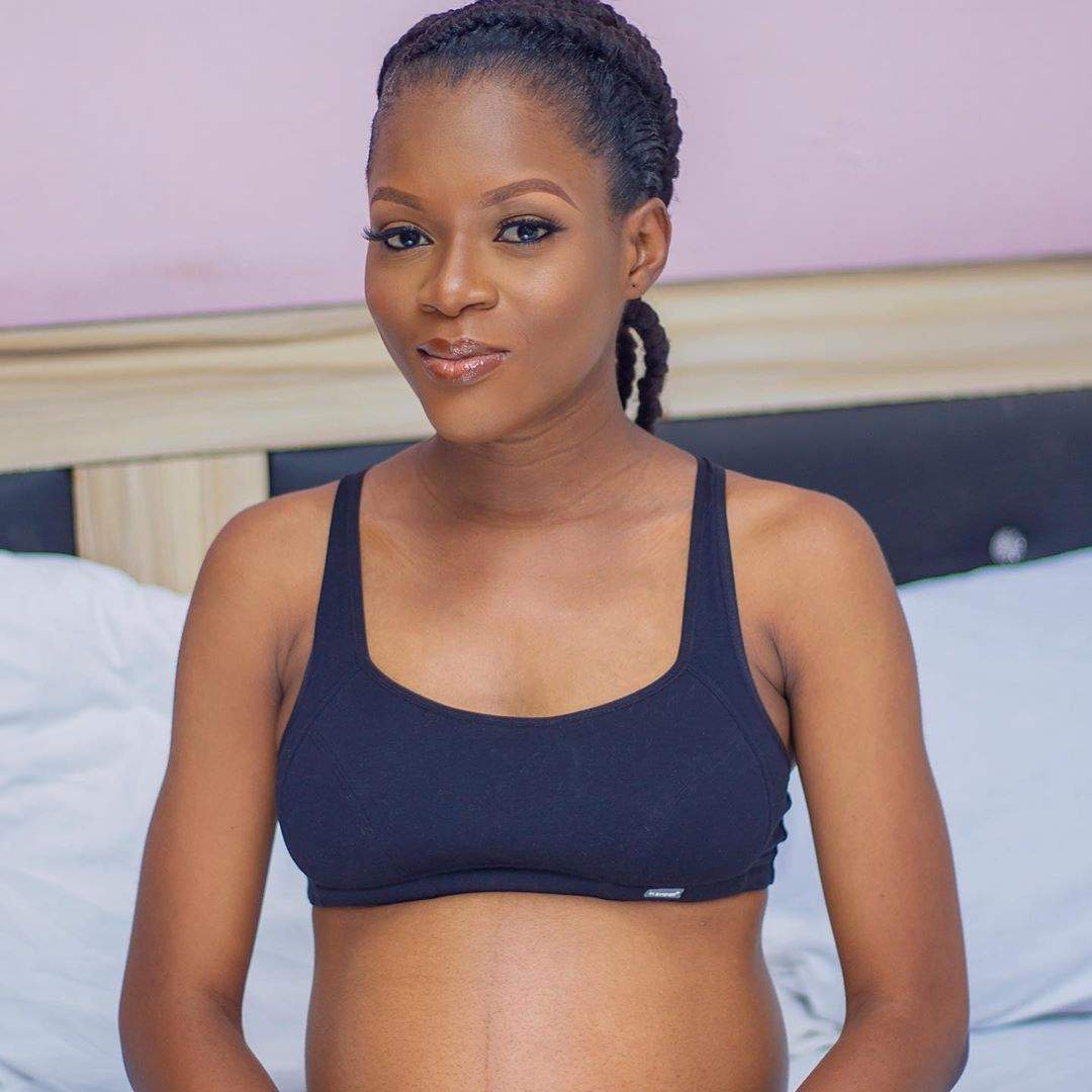 Lady narrates how she delivered her baby by herself in a Taxify cab after being stuck in Lagos traffic, says driver was traumatized (photos)