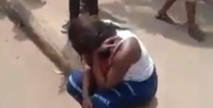 Mentally challenged man stabs lady in Benin (video)