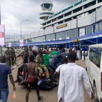 #EndSARS Protesters storm Lagos airport, halt activities (Photos/Videos)