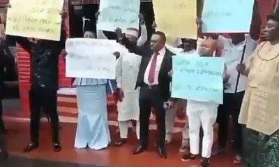 'We want Sars' - Nigerian parents protest against disbandment of SARS (Video)