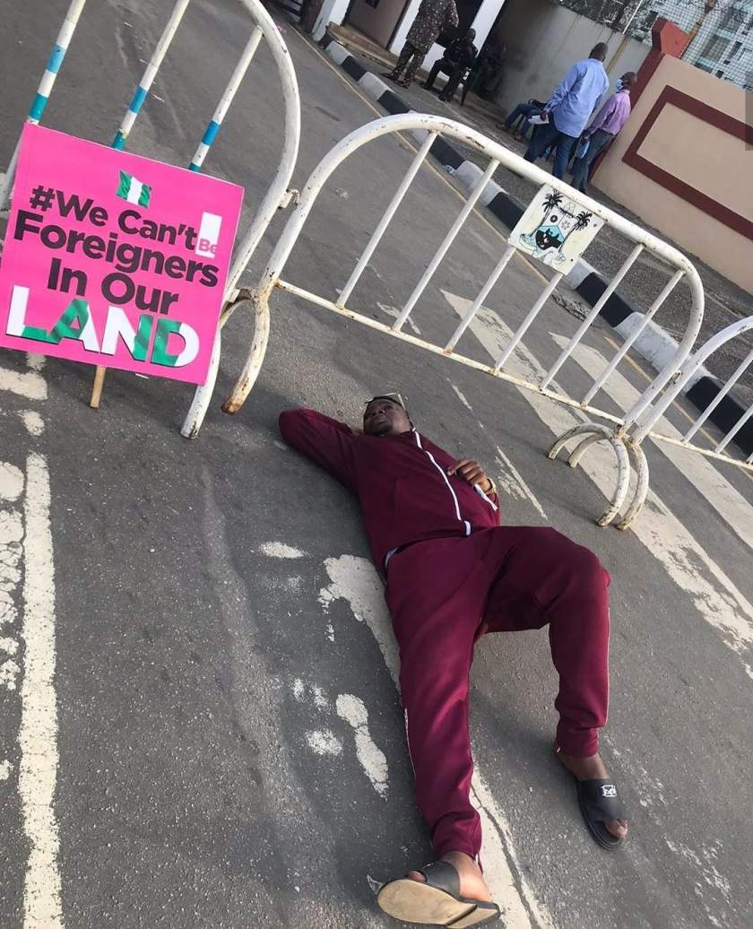#EndSarsProtest: Comedian, Mr Macaroni Sleeps On Bare Floor With Other Protesters (Photos)