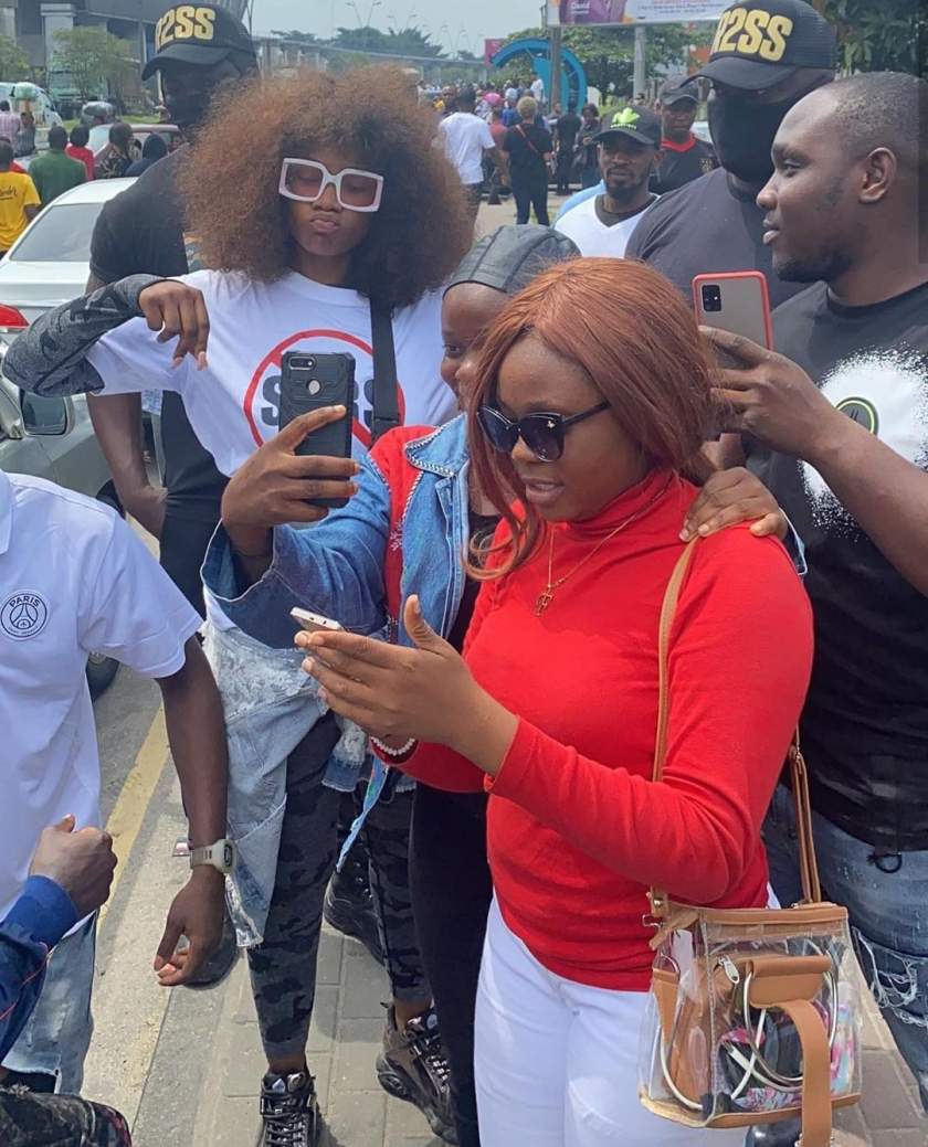 Moment Port Harcourt protesters slammed Tacha for taking photos with fans during protest (Video)