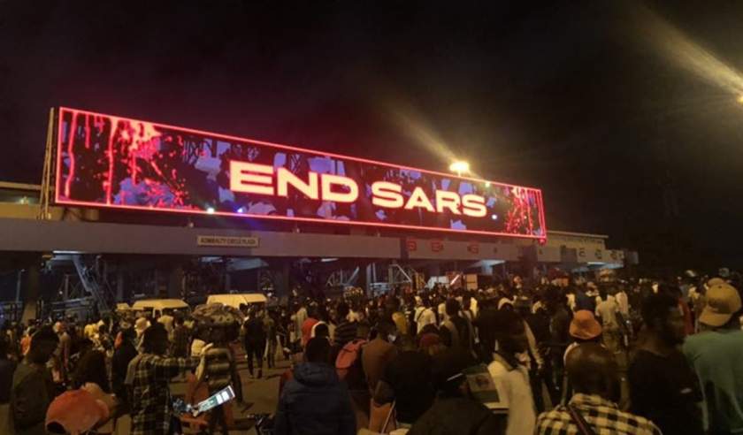 #endsars protesters at lekki tollgate