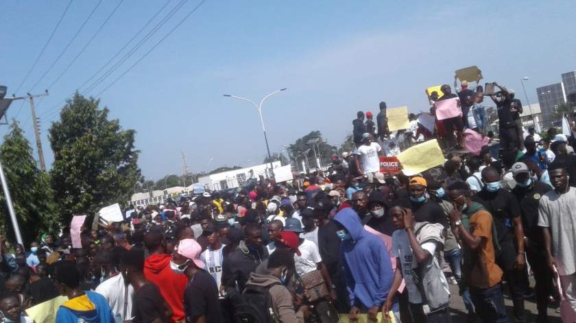 Nigerians make 5 new demands as #EndSARS protests continue despite dissolution of SARS