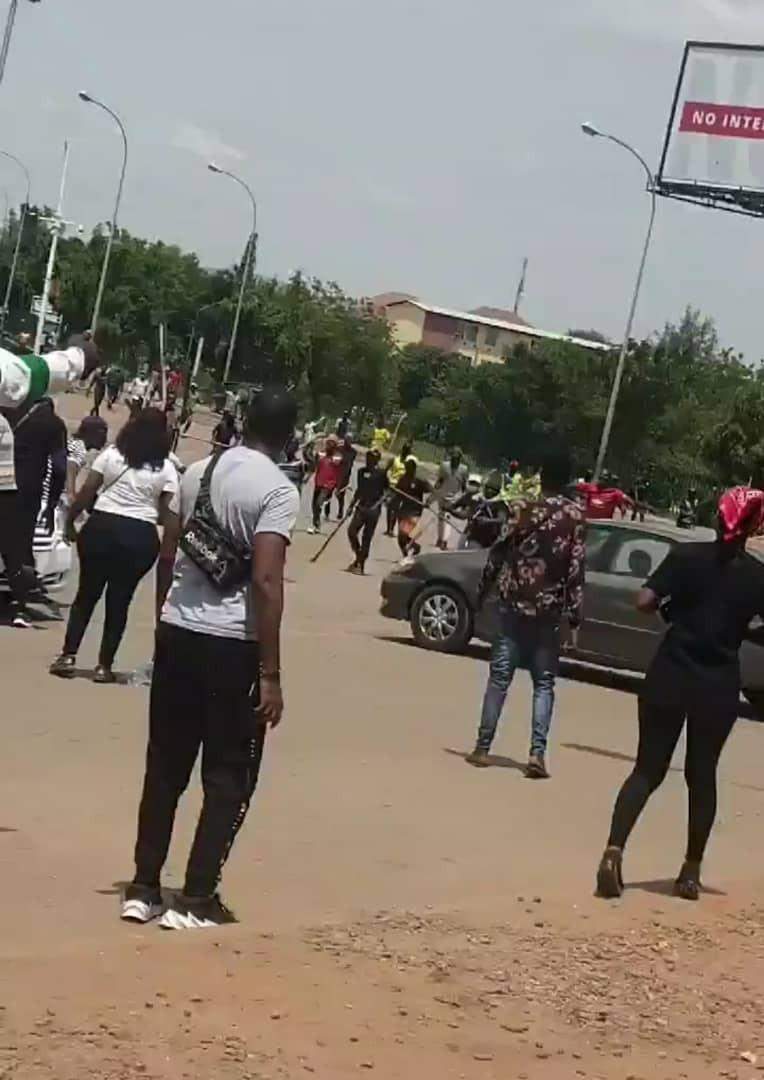 Thugs Attack #EndSARs Protesters in Abuja (Video)