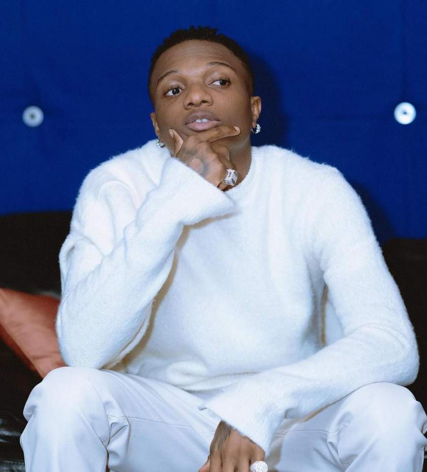 Wizkid replies fan who asked him how he felt being in the same studio with beautiful Temsbaby