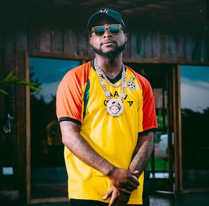 'In your dreams, idiot' - Davido blasts lady who called out Chioma and asked her to get him out of her DM (Video)
