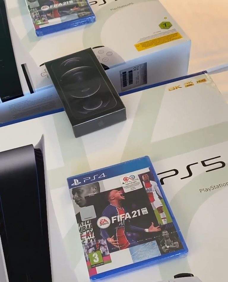 Temi Otedola reacts as her boyfriend, Mr Eazi buys brand new PS5 for his best friend