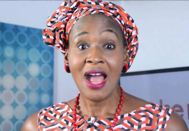 Kemi Olunloyo drags Davido for buying his daughter a diamond necklace