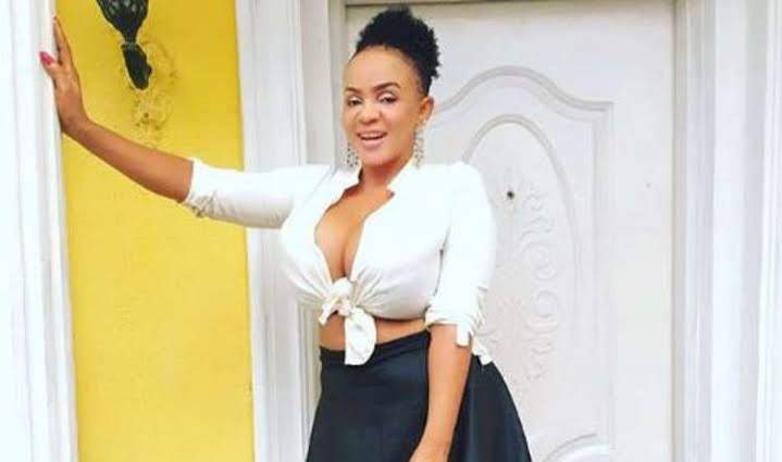 Cossy Ojiakor replies IG user that attacked her for preaching half nak3d