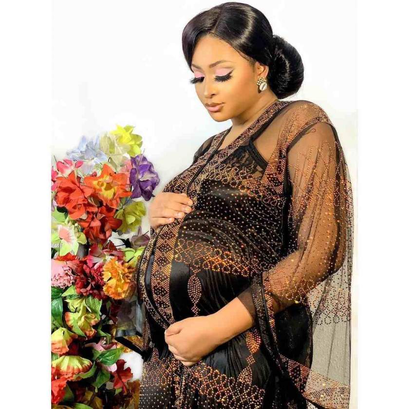 "Instagram does not belong to anybody's father" - Etinosa reacts despite backlash over new born baby