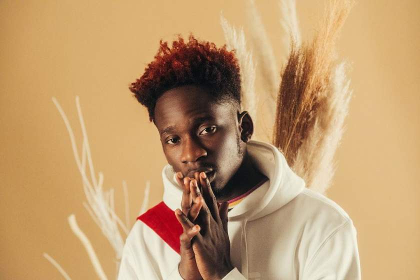 Mr Eazi gifts himself a brand new Range Rover for Christmas (Video)