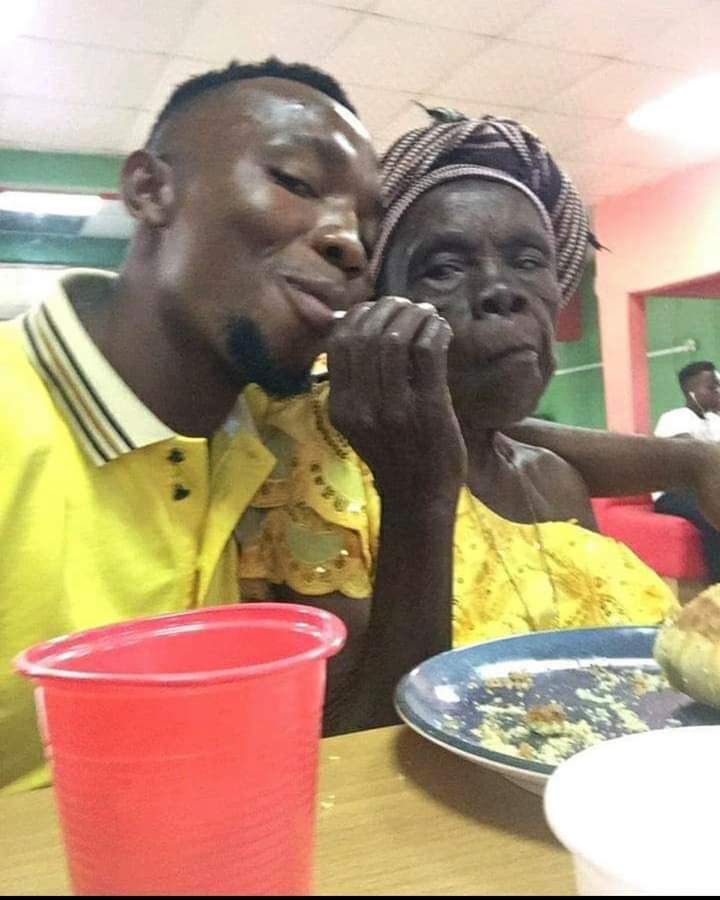 Man Takes His Grandma Out On A Special Christmas Date (Photos)