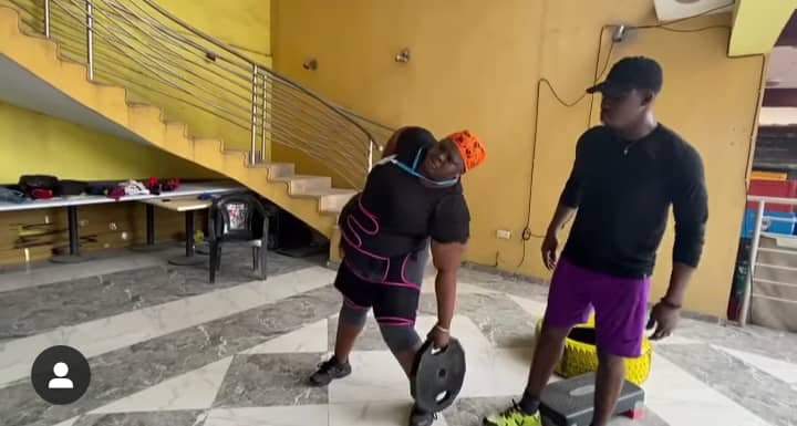 'Please don't send me to my early grave' - Eniola Badmus goes emotional as she begs those who body-shame her for her size