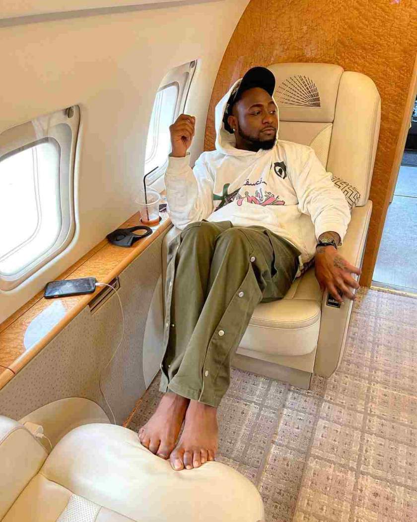 Davido jets out of Nigeria for Christmas without fiancée, Chioma (Video)