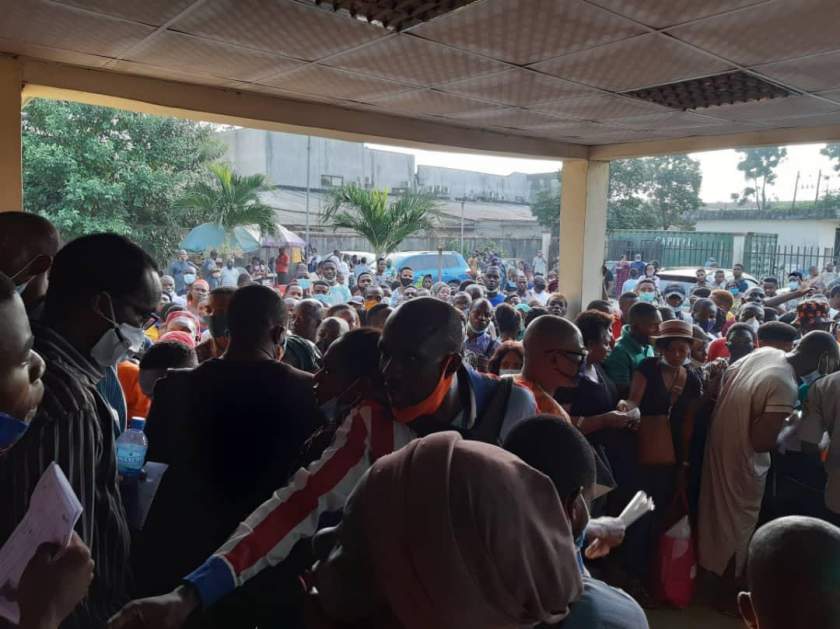 SIM Deactivation: Large Crowd Invades NIMC Office In Lagos Amid COVID-19 Restrictions (Photos)