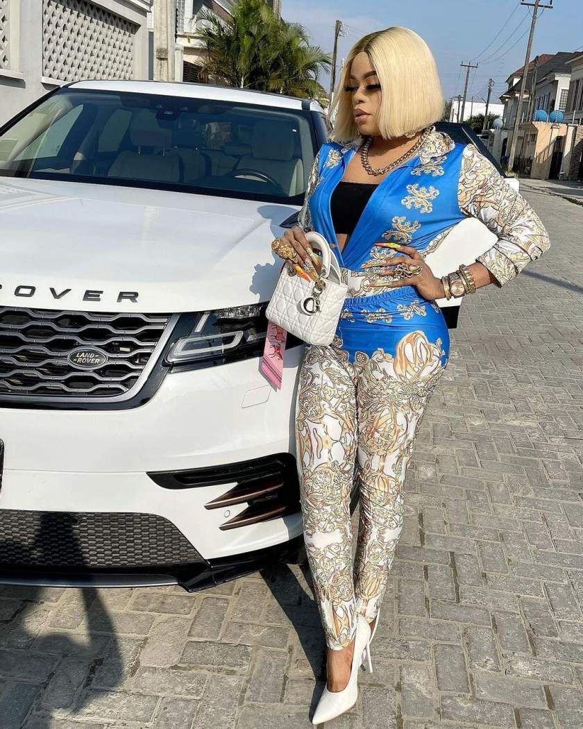 Bobrisky dragged for wearing torn inner while advising women on securing rich men