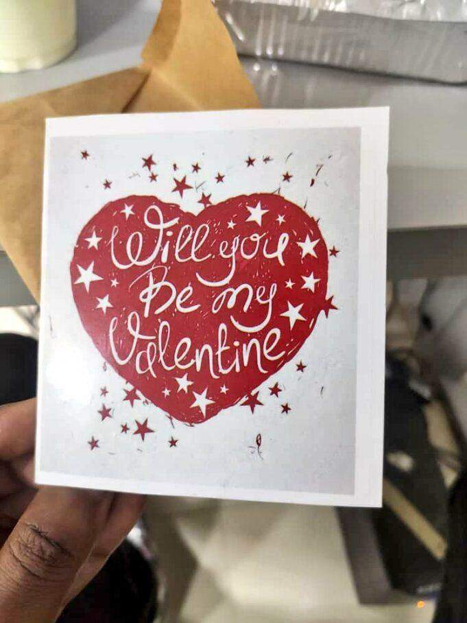 Man shows off romantic love note, gift from his babe ahead of Valentine