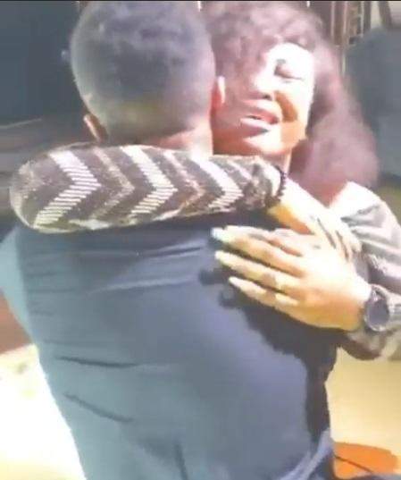 Touching moment lady bursts into tears as boyfriend proposes (Video)