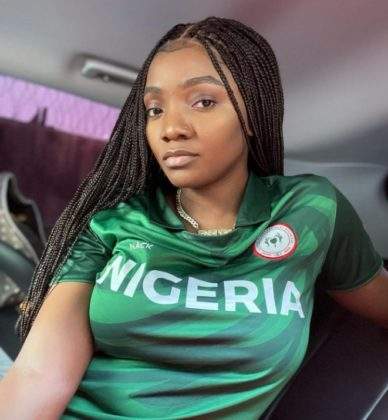 "I'm going delete your account" - Singer, Simi blows hot, threatens her mother after she confessed what she did at Eko hotel