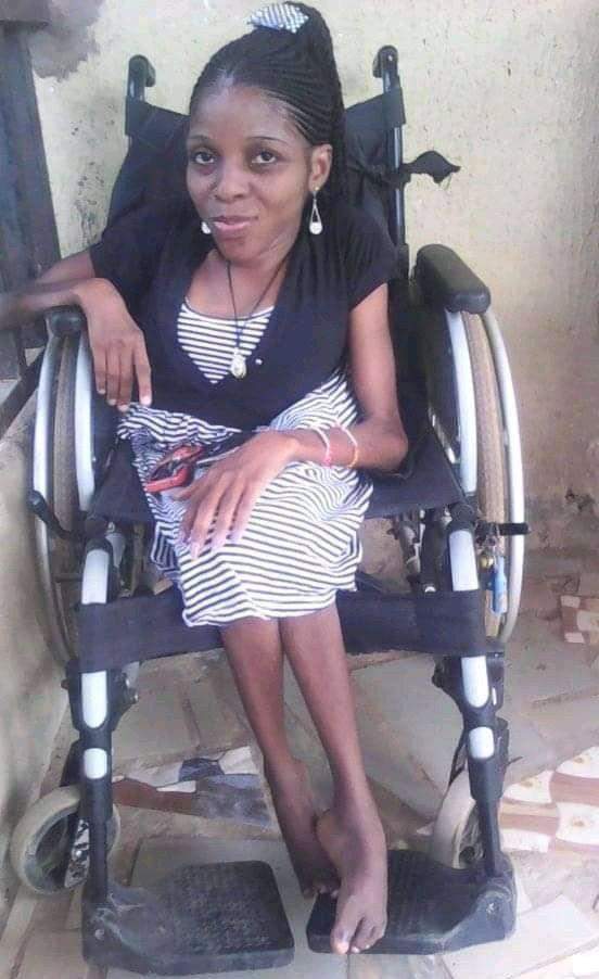 Man married to a physically disabled woman celebrates her as she gives birth to their son