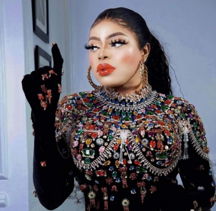 Bobrisky flies fan from Ivory Coast to Nigeria, spoils her with money (Video)