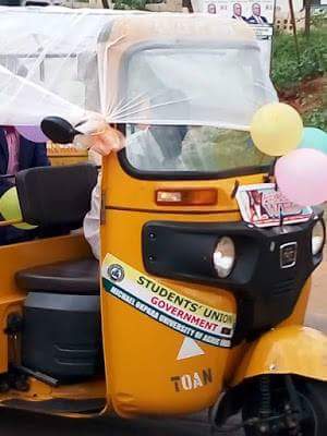 Groom spotted in Umuahia heading to his wedding ceremony in a Keke (photos)