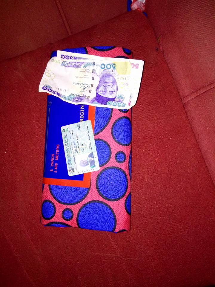 Lady Shows Off Wrapper And N1K She Got After Voting In Anambra Elections