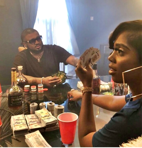 Gambling? Tiwa Savage Spotted Playing Cards With Wads Of Dollar Bills