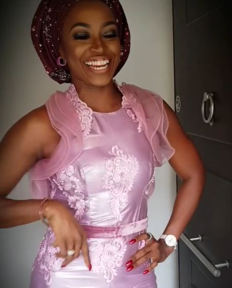 Kate Henshaw shows off dance skills during a wedding event (Video)