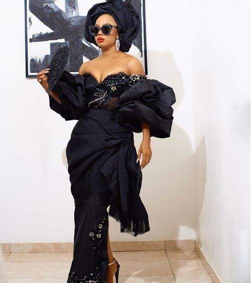 'Those boobs are crying for help' - Nigerians react to Toke Makinwa's revealing outfit to the premiere of 'Chief Daddy'