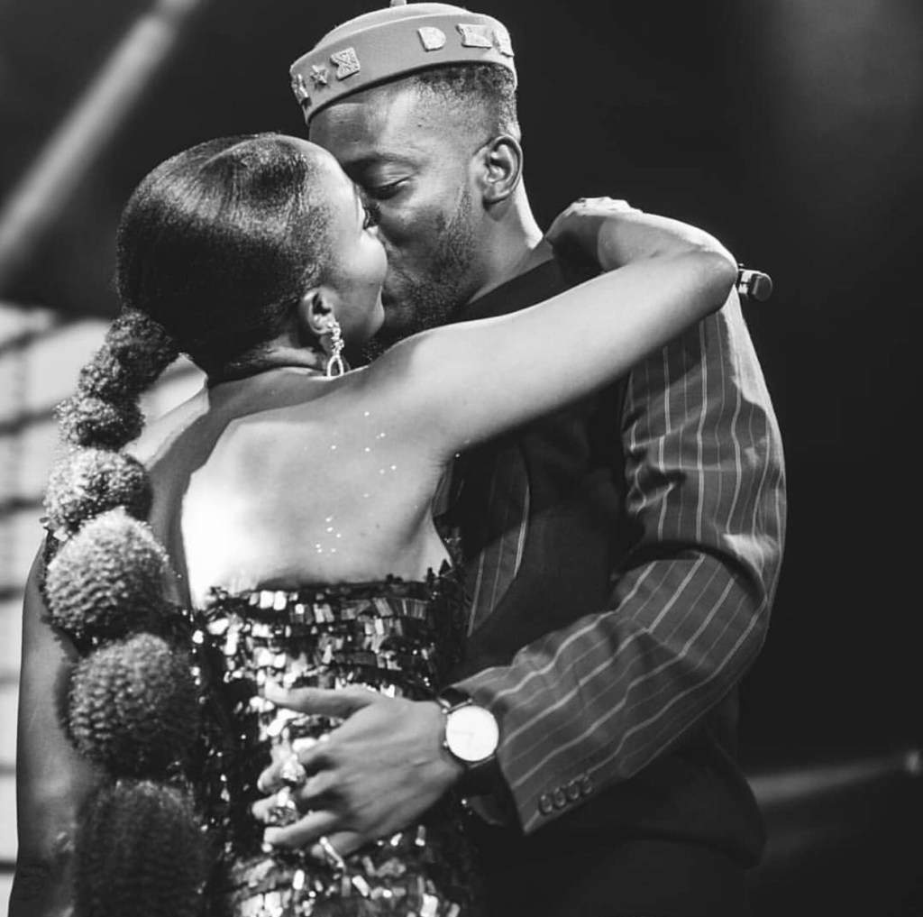 Simi deletes photo of herself kissing Adekunle Gold