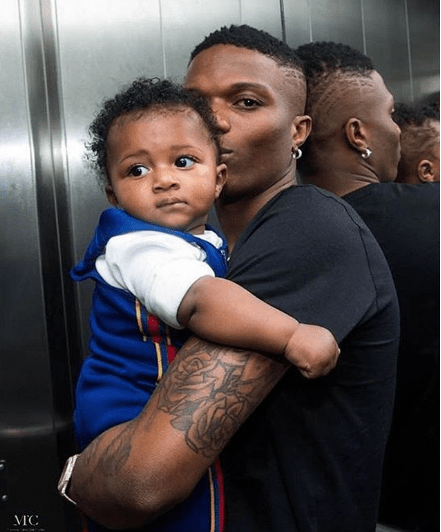 I love all my kids equally - Wizkid says as he rejects artwork at Made in Lagos concert (Video)