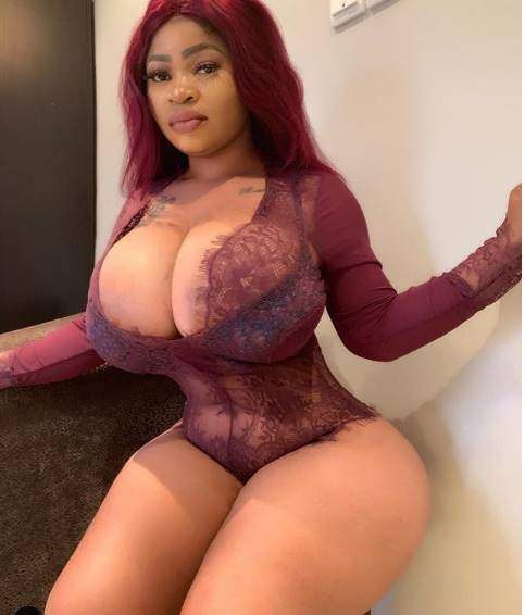 Roman Goddess attempts to break the internet as she unleashes her eye-popping assets (Photos)