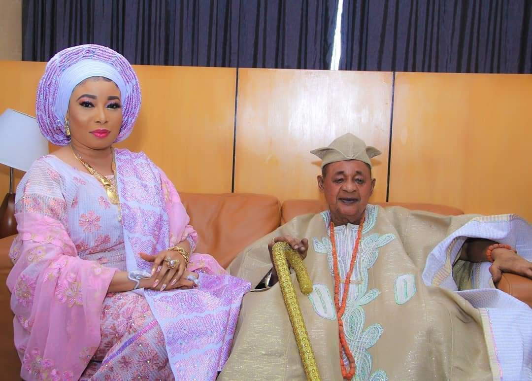 Alaafin Of Oyo Confers Lizzy Anjorin As Borokini Of Nigeria (Photos+Video)