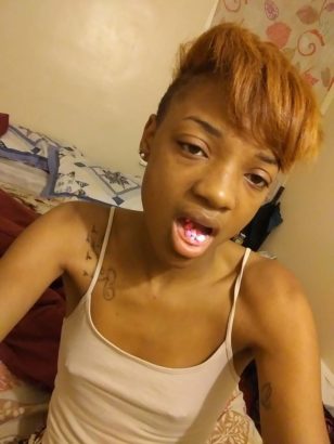 Pretty Lady Shares Photos Of Herself As She Takes Overdose Of Drugs To End Her Life (Photos)