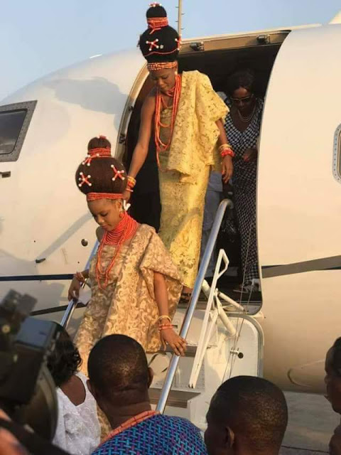 Oba of Benin arrives Abuja with his wives (Photos)