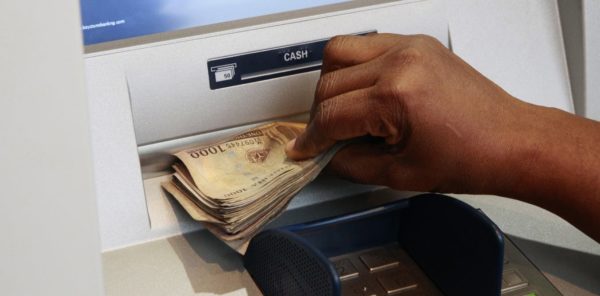 This Lady Lost N15,000 to Scammers at The ATM in Lagos