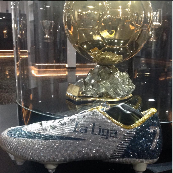 Cristiano Ronaldo Unveils His New Customized Crystal Football Boots ( Photos )