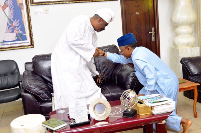 See How El-Rufai Greeted Oba Of Lagos During Courtesy Visit In His Palace (Photo)