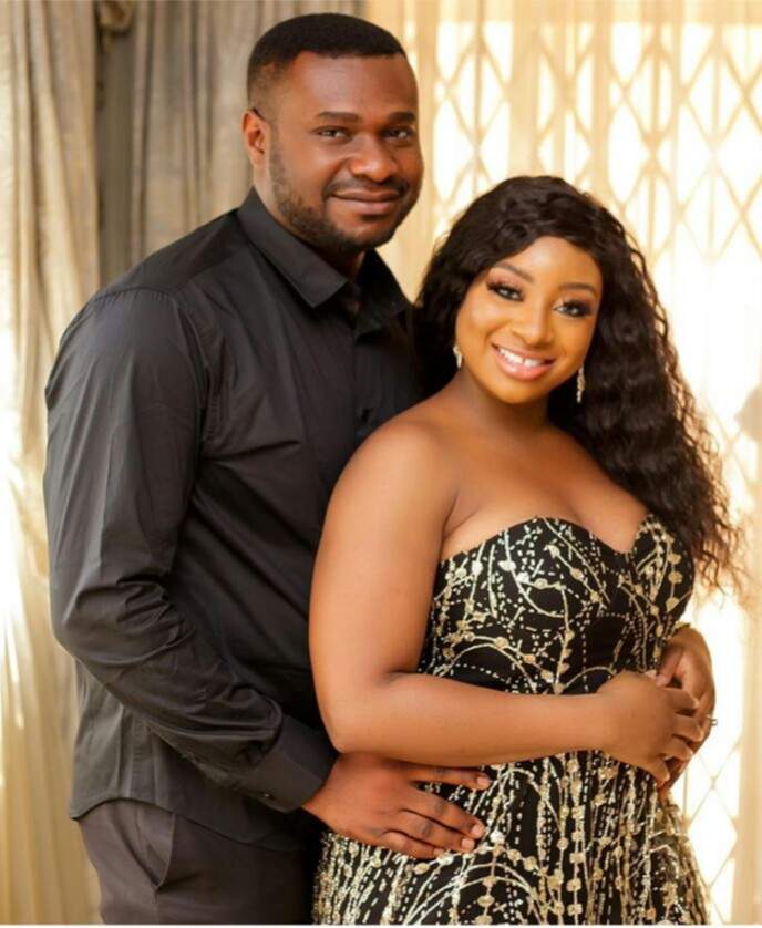 Endowed Lady Wears Cleavage-Baring Outfit In Pre-Wedding Photos With Her Fiance