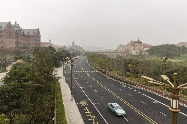 Huawei's New Campus In China Looks Like A Big European City (Photos)