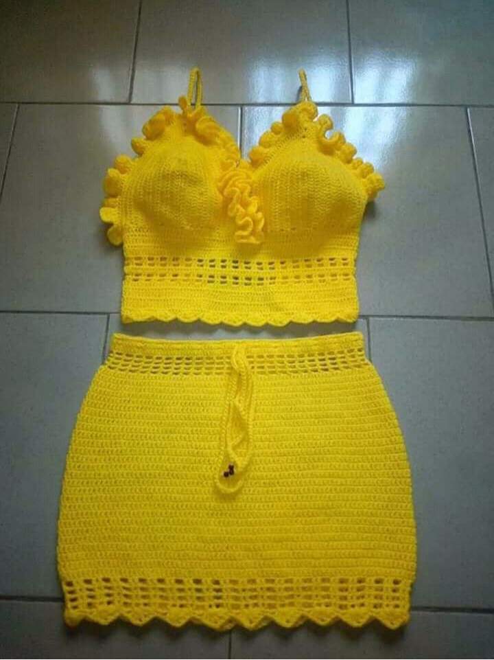 Knitting: See How This Lady Made A Yellow Wool Crop Top (Photos)