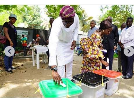 Lagos State APC Governorship Candidate, Jide Sanwolu Casts His Votes (Photos)