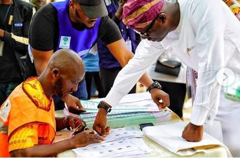 Lagos State APC Governorship Candidate, Jide Sanwolu Casts His Votes (Photos)