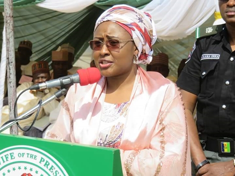 See How Aisha Buhari Prayed for Nigeria at the Prophet Moh'd Mosque in Saudi Arabia (Photo) See How Aisha Buhari Prayed for Nigeria at the Prophet Moh'd Mosque in Saudi Arabia (Photo)